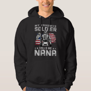 Min favoritsoldat kallar mig Nana Proud Army Siste Hoodie