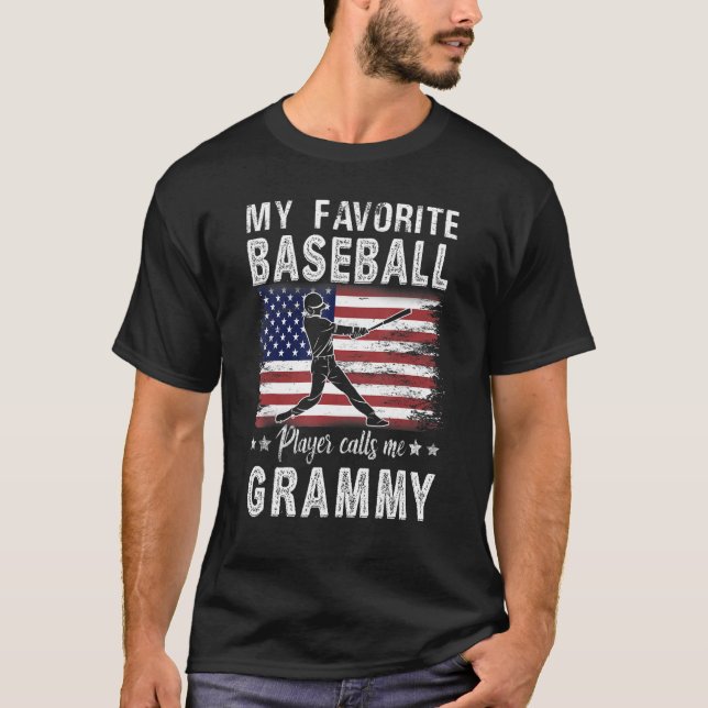 Min favoritspelare i basket kallar mig Grammy Amer T Shirt (Framsida)