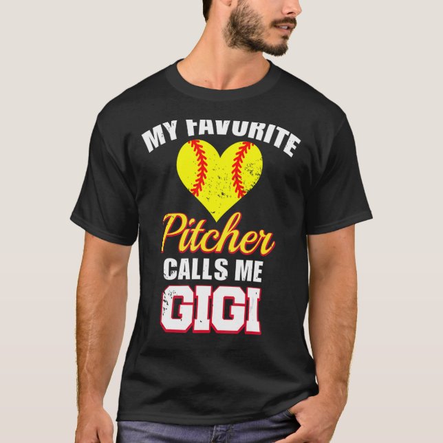Min favororite Pitcher kallar mig Gigi Pitcher Sof T Shirt (Framsida)