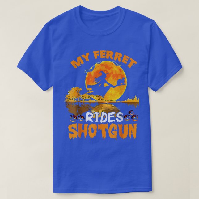 Min Ferret Rides Shot Witch Fly Broomstick Fladder T Shirt (Design framsida)