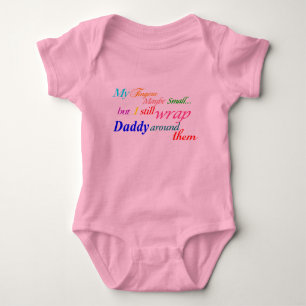 min fingrar kan vara lilla, men jag stillar t-shirt
