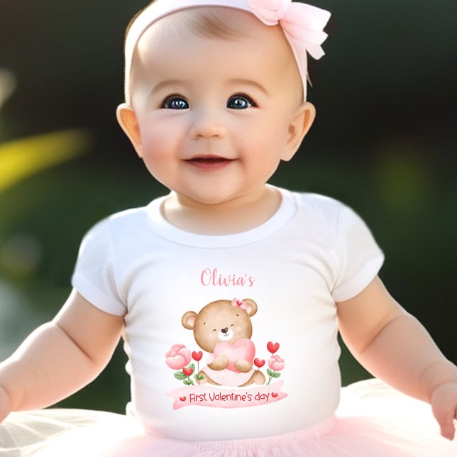 Min första Alla hjärtans dag Personlig Namn Rosa T Shirt (My first Valentine's day Personalized Name Pink Baby T-Shirt)