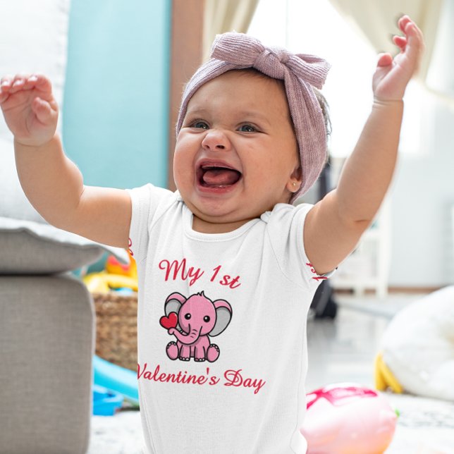 Min första Alla hjärtans dag – Söta elefanten med  T Shirt (Skapare uppladdad)