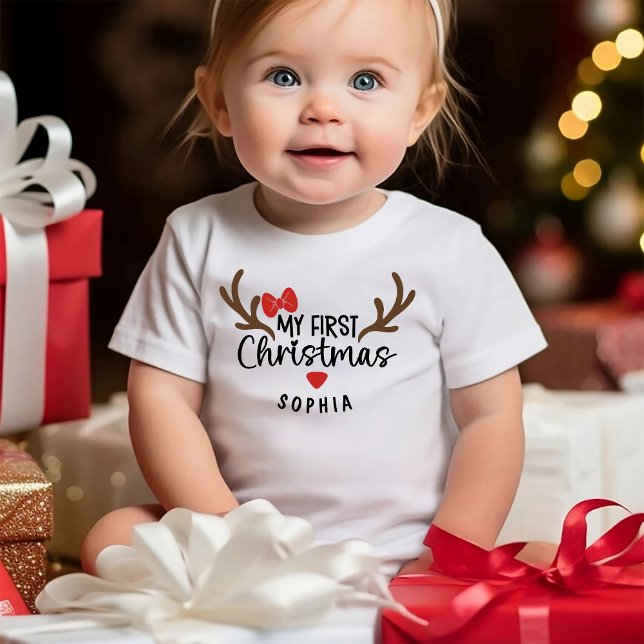 Min första jul Namn Girl Reindeer T Shirt (Skapare uppladdad)