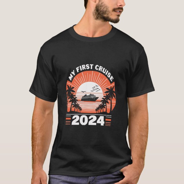 Min första kryssning 2024 t shirt (Framsida)