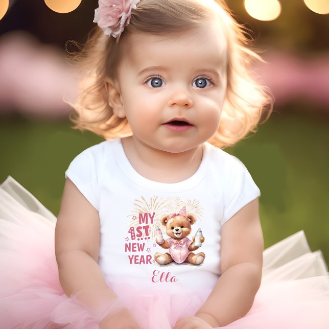 Min första nyårskjorta Namn Rosa Bear Baby T-shirt (My First New Year Girl Name Pink Bear Baby T-shirt)