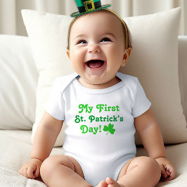 Min första St. Patrick's Day gröna Shamrock Tee
