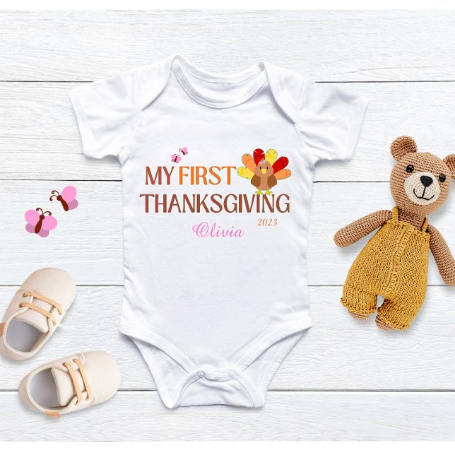 Min första Thanksgiving Lägg till Namn-flickans vi T Shirt (My First Thanksgiving Add a Name and a Year girl bodysuit)