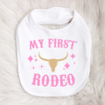 Min första Westerna Rodeo Cowgirl 1:a Birthday Hakklapp<br><div class="desc">Det här är en Rosa Mitt första rodeo-tema för första födelsedagsbabybib. Western Vilda western,  Min första födelsedag,  dag b dag,  dag 1,  födelsedagsidéer,  brun,  min första rodeo-rosa</div>