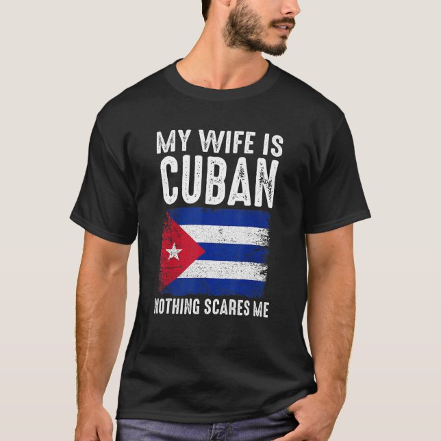 Min fru Skrämmer mig inte från Make T Shirt (Framsida)