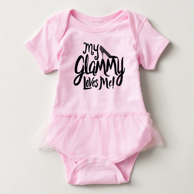 Min Glammy älskar mig! Baby T Shirt (Framsida)