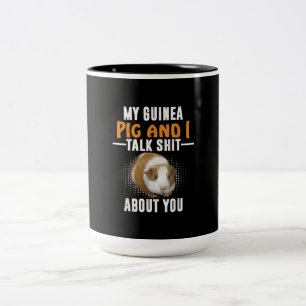 Min Guinea Gris och jag pratar om dig som husägare Två-Tonad Mugg