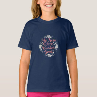 Min hjälte bär brandmansutrustning, t shirt