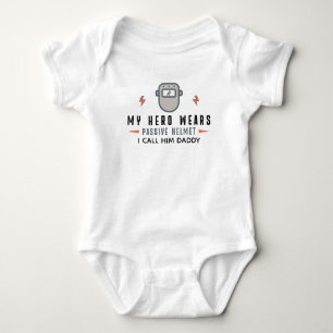Min hjälte har passiv hjälm jag kallar honom pappa t shirt