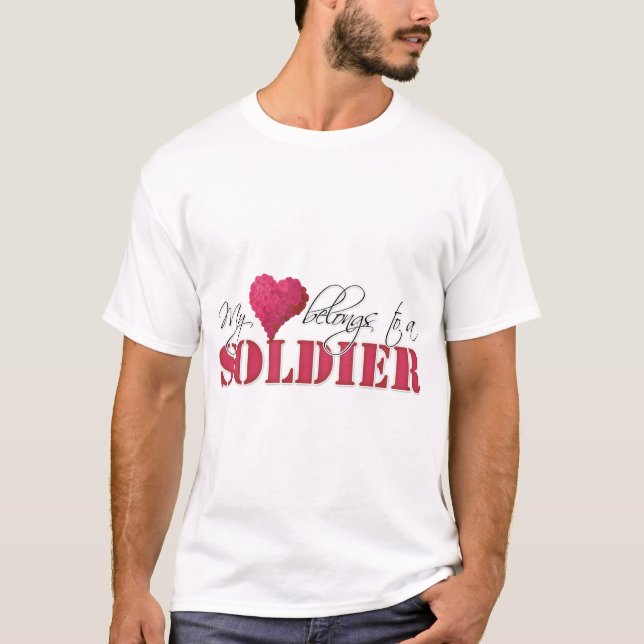 Min hjärta hör hemma till en soldat t shirt (Framsida)