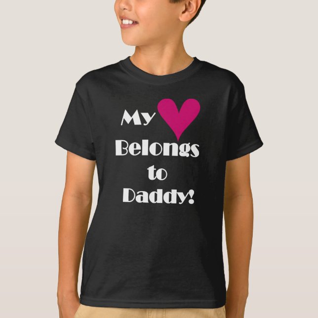 Min hjärta hör hemma till pappan tee (Framsida)