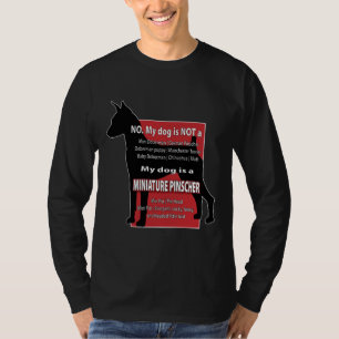 Min hund är INTE en mini- Dobie! Tee