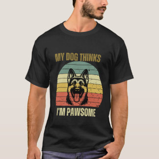 Min hund tycker att jag är tass. t shirt