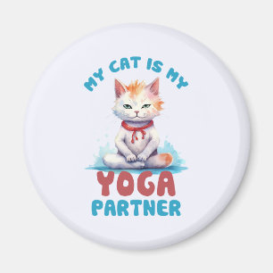 Min katt är min Yoga-partner-beundransvärda medite Magnet