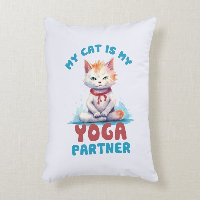 Min katt är min Yoga-partner-beundransvärda medite Prydnadskudde (Framsidan(Vertikal))