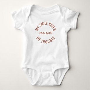Min leende håller mig borta från trubbel t shirt