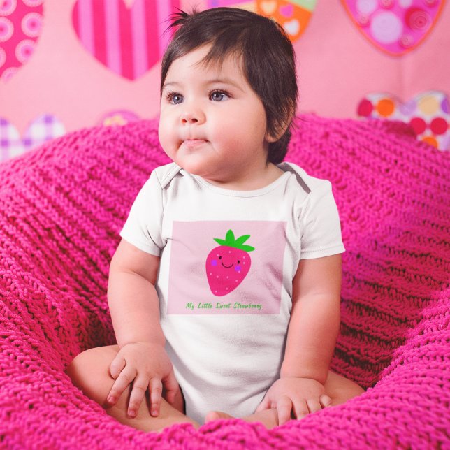 Min lilla Rosa Strawberry Baby Nursery T Shirt (Skapare uppladdad)