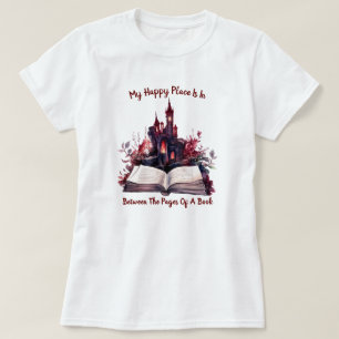 Min Lyckliga Plats Är Mellan Sidorna I En Bok T Shirt