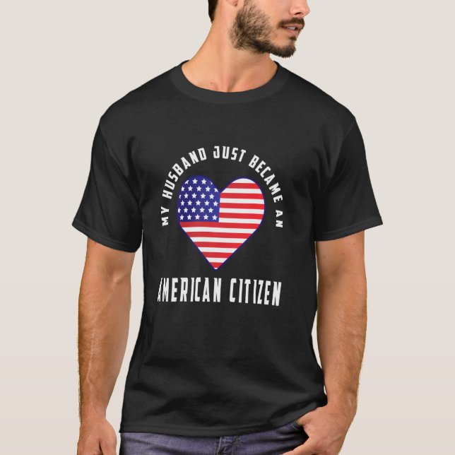 Min Make blev just en amerikansk medborgare Matchi T Shirt (Framsida)