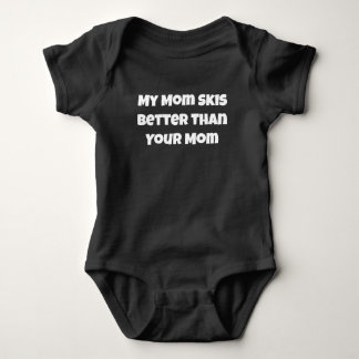 Min mamma åker skidor bättre än din mamma Rolig sk T Shirt