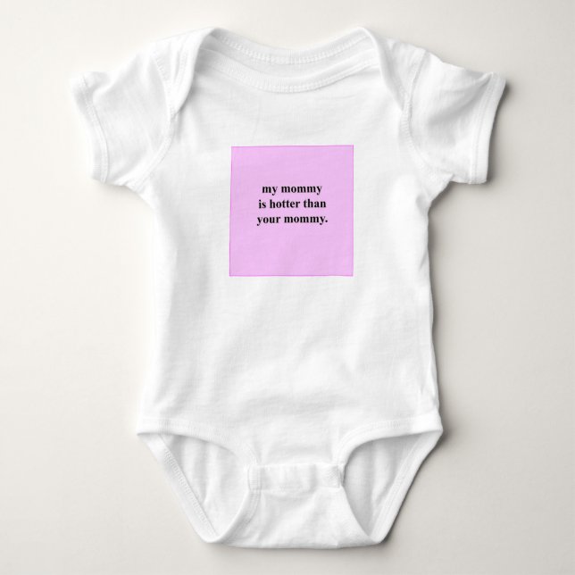 Min mamma är varmmare än dina mammor. (Rosor) T Shirt (Framsida)