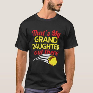 Min mordotter är där ute och har softball farmor t shirt
