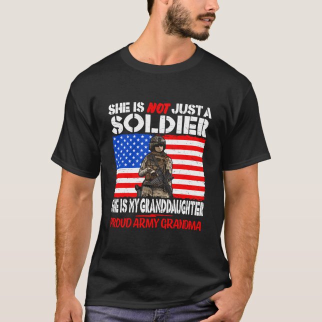 Min mordotter är en militär armésoldat. t shirt (Framsida)