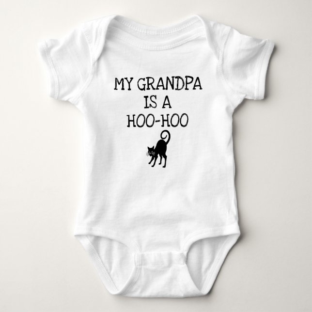 "Min morfar är en Hoo-Hoo" Baby Bodykostym T Shirt (Framsida)