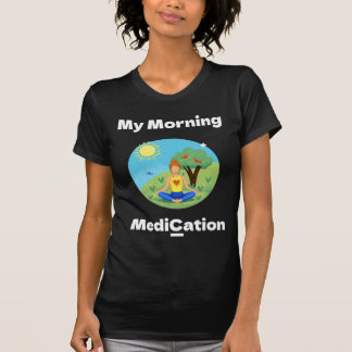 Min morgonmedicin under ett träd på våren t shirt
