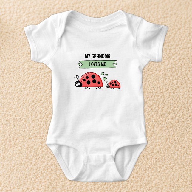 Min mormor älskar mig nyckelpigor grön t shirt (Skapare uppladdad)