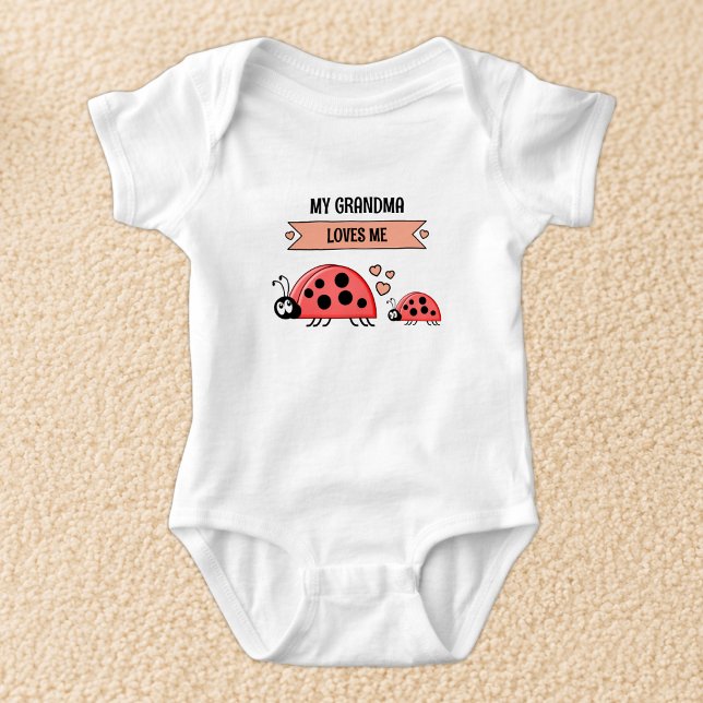 Min mormor älskar mig nyckelpigor persika t shirt (Skapare uppladdad)