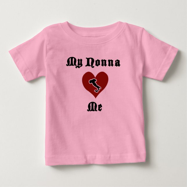 Min Mormor Älskar Mig Småbarns T-Shirt (Framsida)