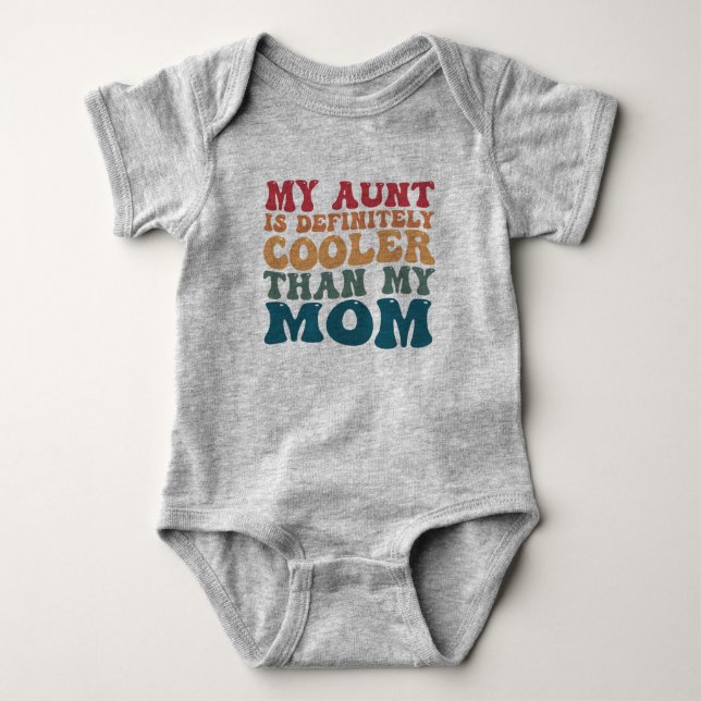 Min moster är definitivt coolare än min mamma  t shirt (Framsida)
