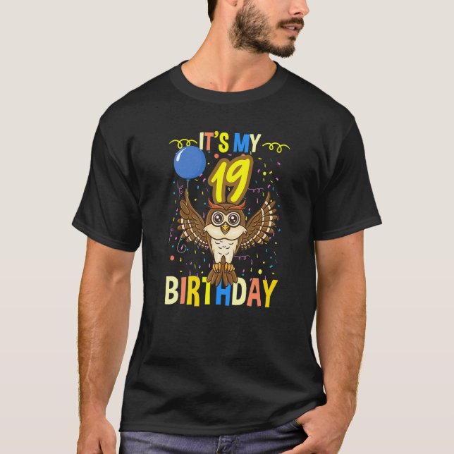 Min nittonde födelsedag Uggla T Shirt (Framsida)