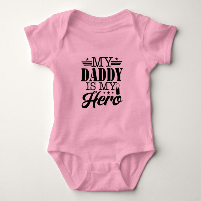 Min pappa är min Hero Baby Bodykostym T Shirt (Framsida)