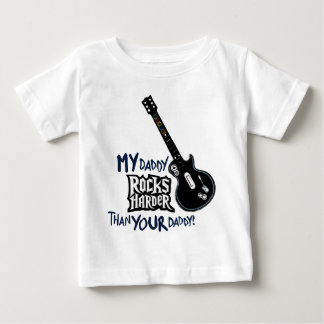 Min pappa VAGGAR MER HÅRD än din pappa! T-shirt