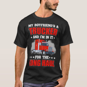 Min pojkvän, en lastbilschaufför och jag i den län t shirt