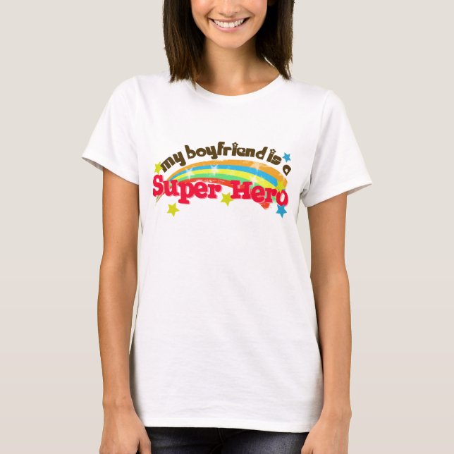 Min pojkvän-toppen-hjälte t shirt (Framsida)