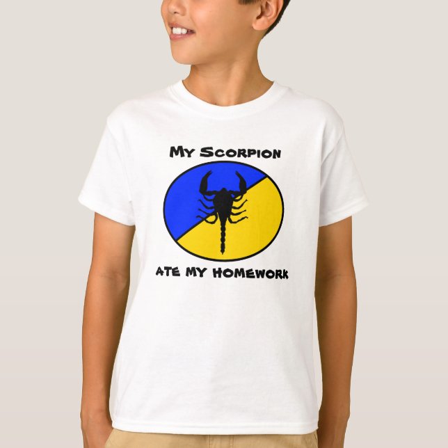 Min Scorpion åt min läxa Tee Shirt (Framsida)