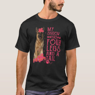 Min skugga har fyra Ben och en Svan T Shirt