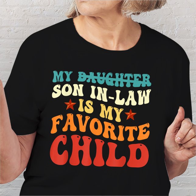 Min son i juridik är min favoritbarnfamilj t shirt (Skapare uppladdad)
