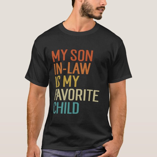Min son i juridik är min favoritbarnsfoni Hu T Shirt (Framsida)