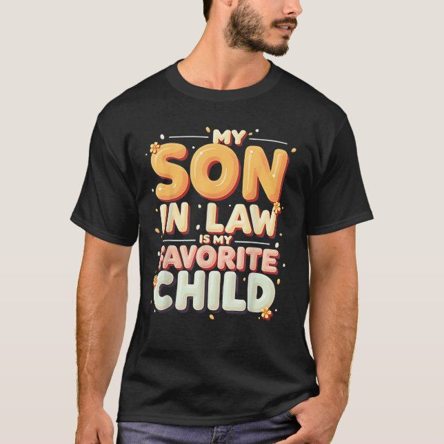 Min son i juridik är min favoritbarnsliga familj t shirt (Framsida)