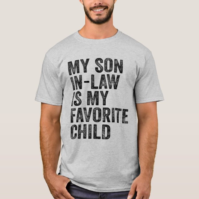Min son i juridik är min favoritbarnsliga familj t shirt (Framsida)