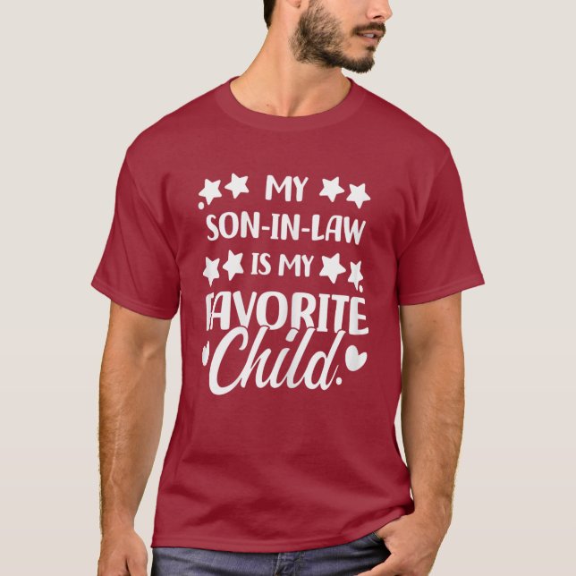 Min son i juridik är mitt favoritbarn t shirt (Framsida)